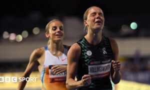 Claudia Hollingsworth beats Georgia Hunter Bell in the women's 1500m at the World Athletics Continental Tour Gold meeting in Melbourne on Saturday