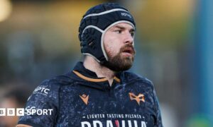 Morgan Morris in action for Ospreys