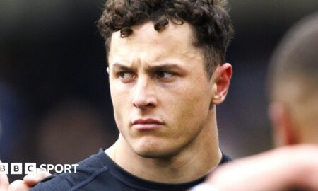 Henry Arundell scythes through for Bath