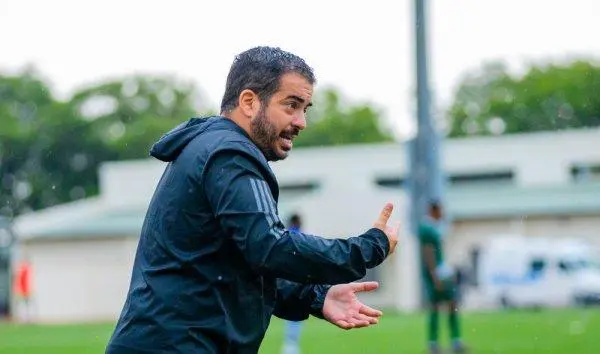Former Villa coach Petros set to hitch Ghana Premier League aspect