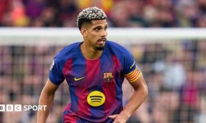 Ronald Araujo looks on while playing for Barcelona against Espanyol in April 2026