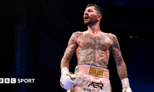 Mark Chamberlain celebrates after beating Pierce O'Leary in Dublin