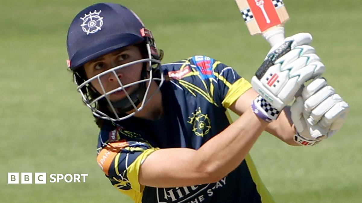 Maia Bouchier plays a shot for Hampshire